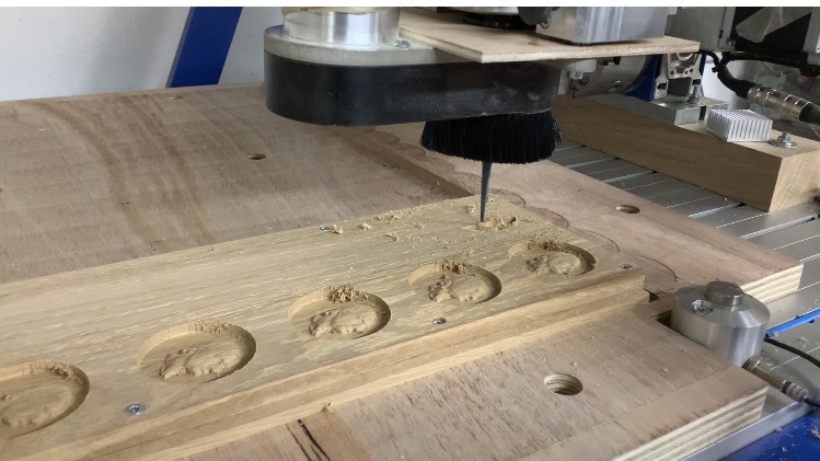 Usinage d'une pièce en bois