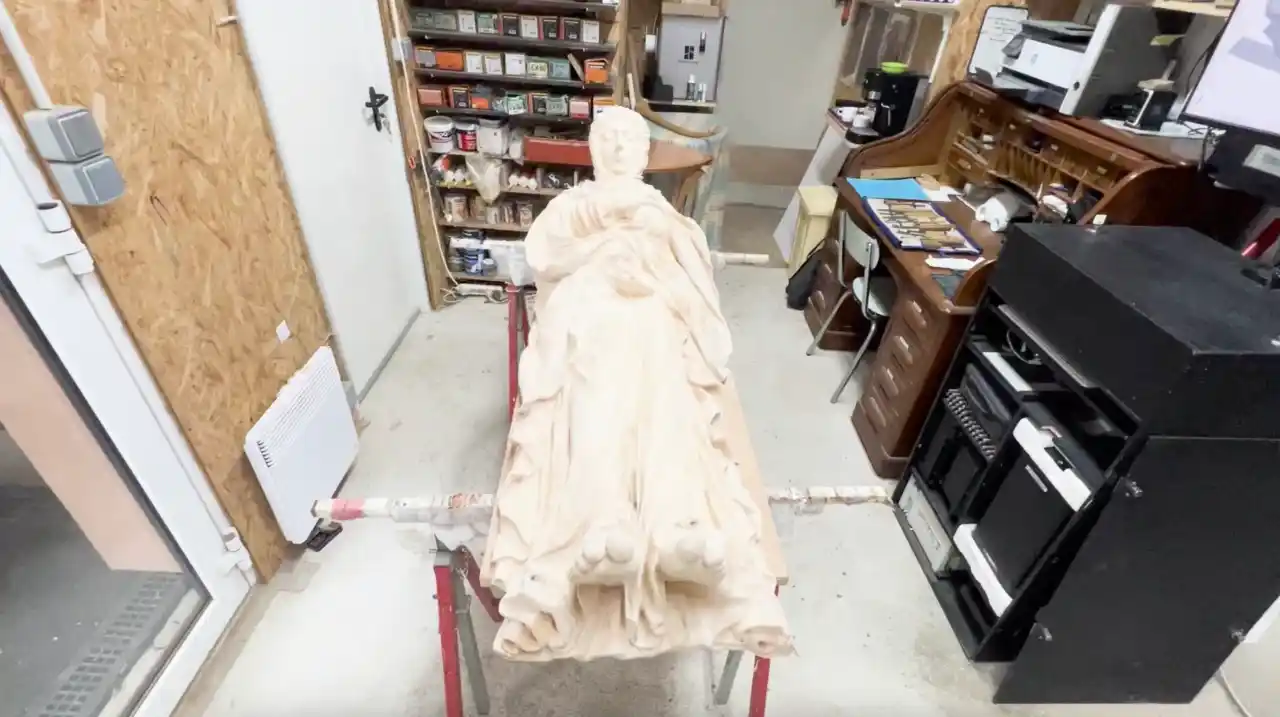 Miniature vidéo Statue